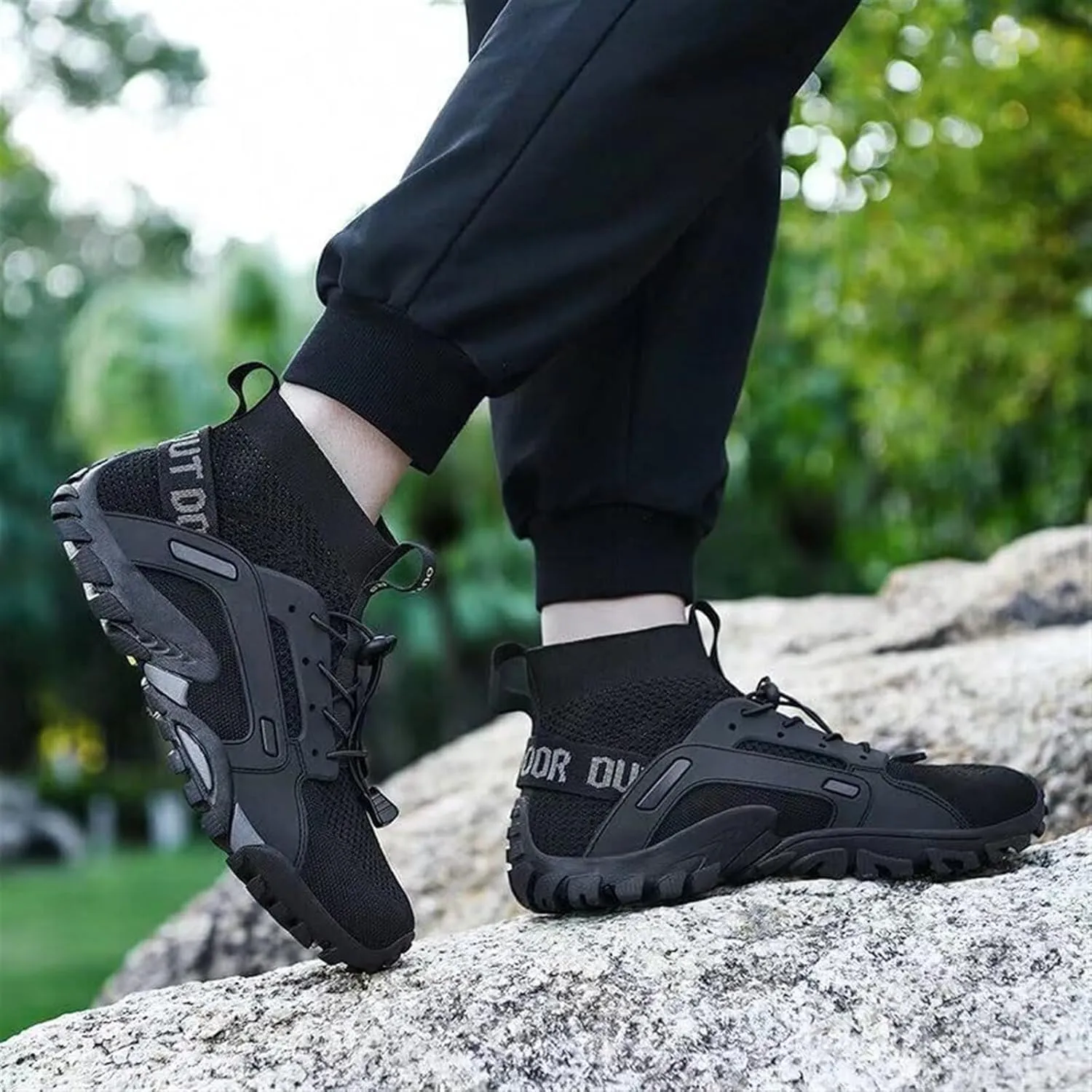 Men's Lightweight Breathable Trekking Shoes Outdoor Fishing Upstream Beach River Mountain Camping Hiking Shoes Sport Shoes for Men