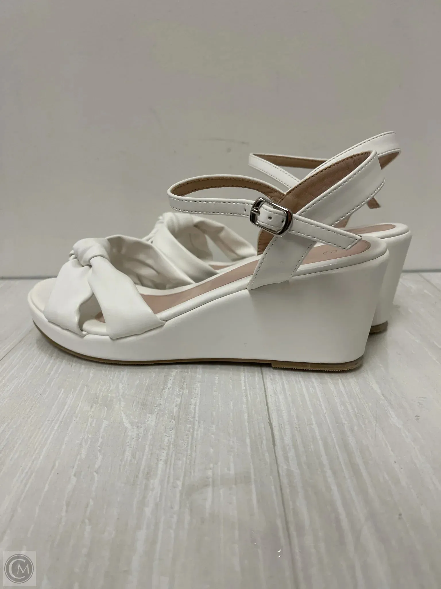 Sandals Heels Block By Clothes Mentor In White, Size: 8.5