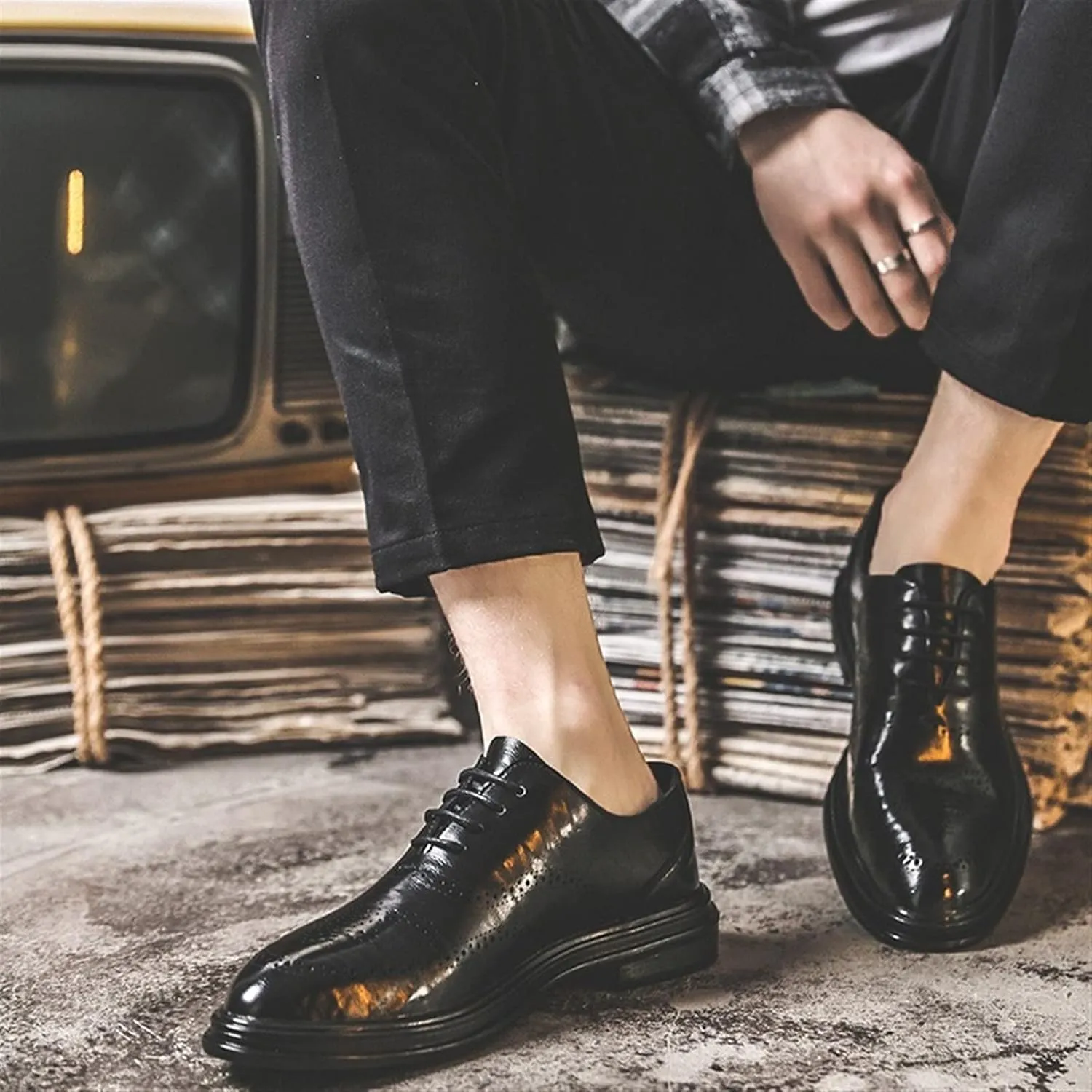Single Season Oxford Dress Shoes for Men Lace Up Apron Toe Brogue Embossed Round Toe Shoes Slip Resistant Block Heel Rubber Sole Non Slip Low Top Business Very Popular Among Young People